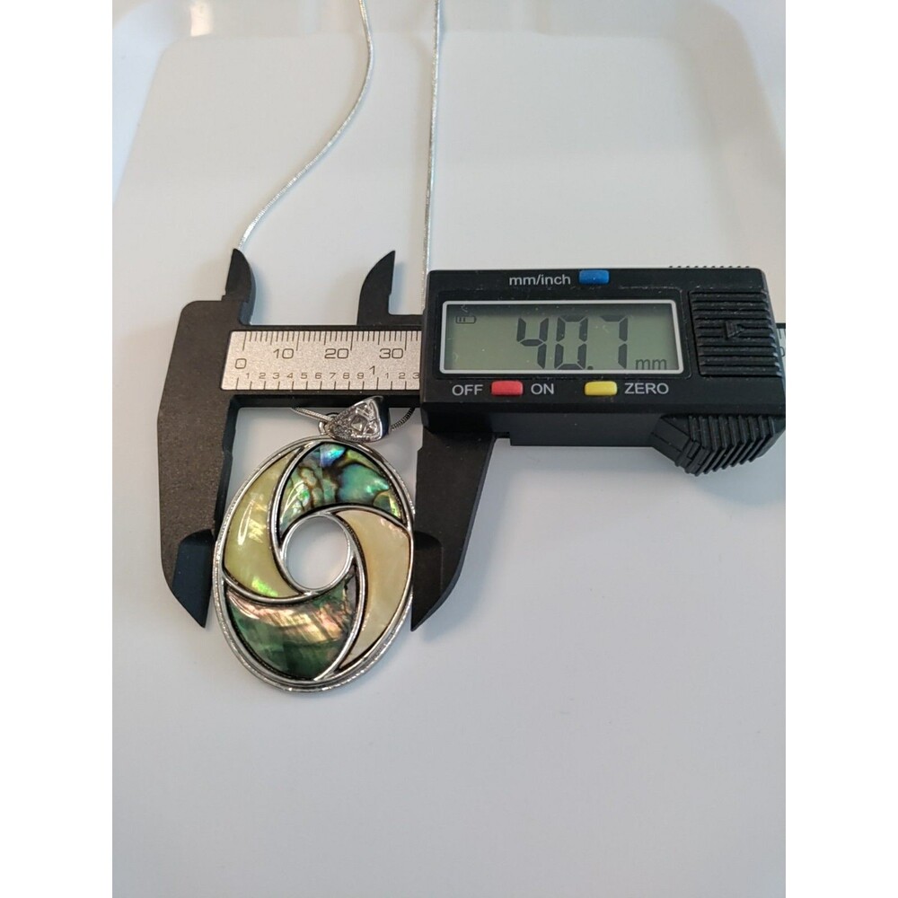 To Silver Plated Abalone Oval Pendant On 18" Silver Tone Snake Chain - Picture 4 of 4